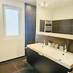 Convenient 2 Bedroom In Appartement
