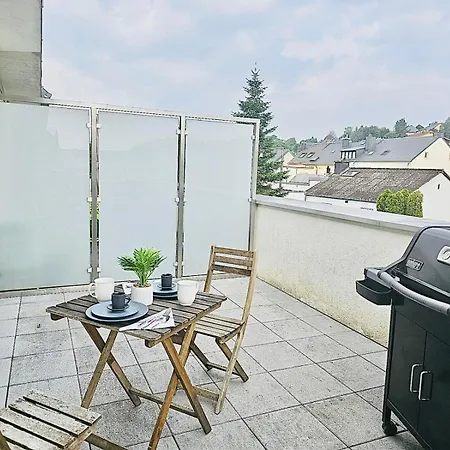 Convenient 2 Bedroom With Parking In *