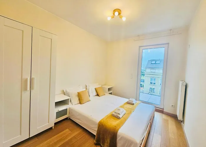 Апартаменты Convenient 2 Bedroom In